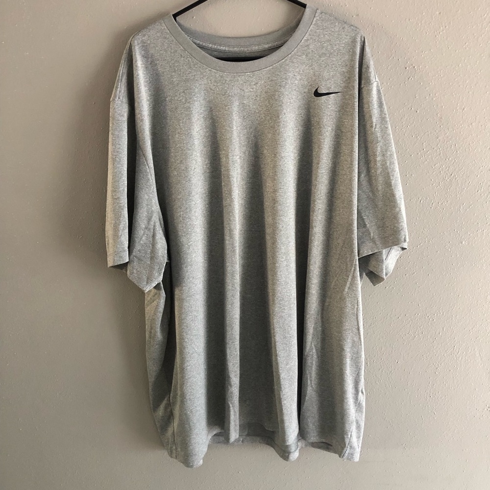 Nike Men's Heather Gray Short Sleeve Tee